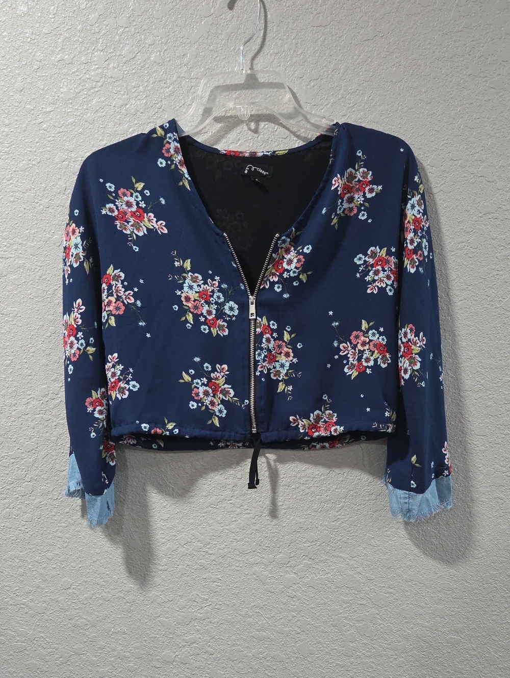art class Navy Floral Cropped Long Sleeve Top With Zipper